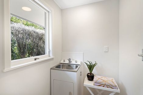 Photo of property in 136 Dyers Pass Road, Cashmere, Christchurch, 8022