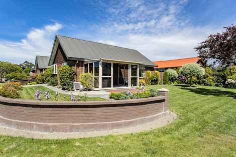 Photo of property in 16 Blakeley Place, Kaiapoi, 7630
