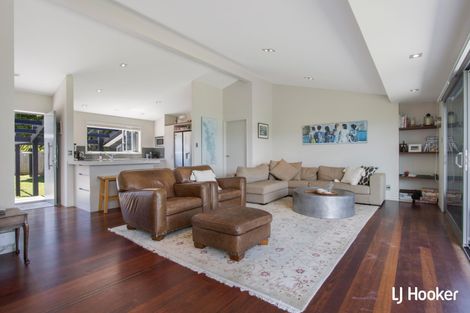Photo of property in 13 Waione Avenue, Athenree, Waihi Beach, 3177