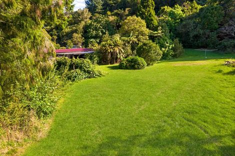 Photo of property in 10 Tombleson Road, Lake Rotoma, Rotorua, 3074