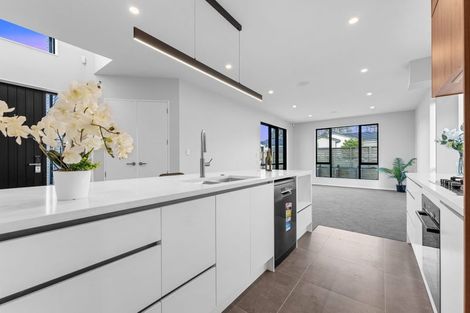 Photo of property in 19 Paihere Street, Huapai, Kumeu, 0810