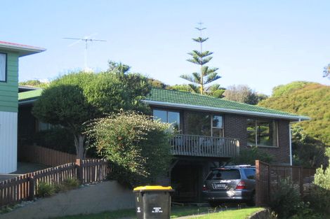 Photo of property in 9 Arapawa Place, Plimmerton, Porirua, 5026