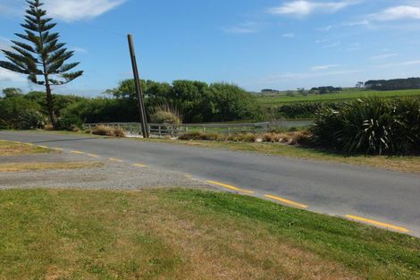 Photo of property in 32 Harbour Street, Foxton, 4814