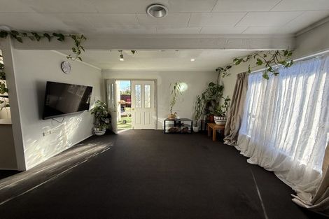 Photo of property in 1 Luxton Place, Rangiora, 7400
