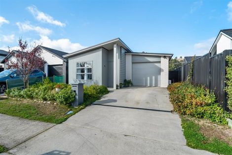 Photo of property in 2 Pattullo Crescent, Wallaceville, Upper Hutt, 5018