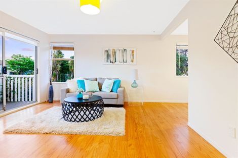 Photo of property in 9 Barnfield Place, Glendene, Auckland, 0602