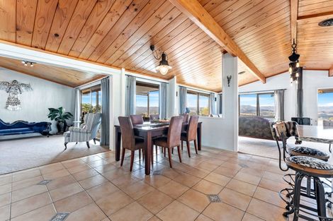 Photo of property in 84 Brick Bay Drive, Sandspit, Warkworth, 0982