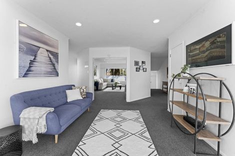 Photo of property in 9 The Anchorage, Sunnyhills, Auckland, 2010