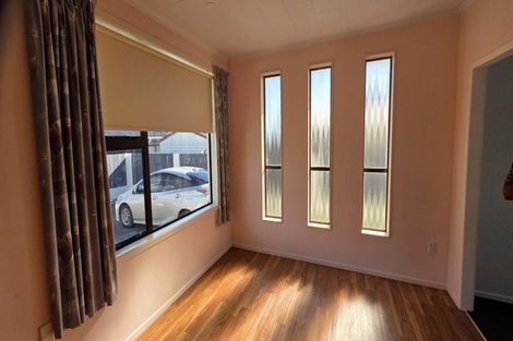 Photo of property in 7 Poplar Grove, Whalers Gate, New Plymouth, 4310