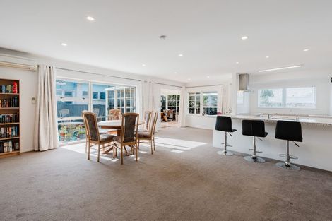 Photo of property in 35 Alison Street, Hamilton Lake, Hamilton, 3204