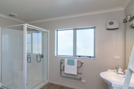 Photo of property in 355 Te Horo Beach Road, Te Horo Beach, Otaki, 5581