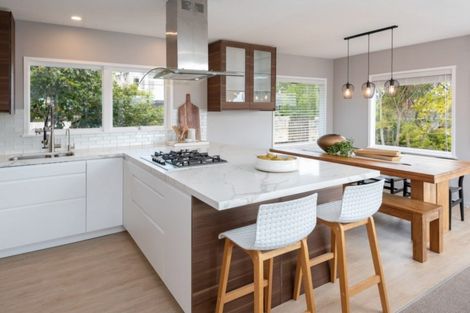 Photo of property in 52 Fordyce Avenue, Sunnyhills, Auckland, 2010