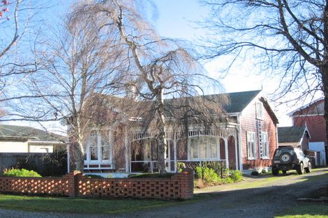 Photo of property in 30 Mary Street, Winton, 9720