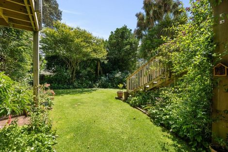 Photo of property in 75 Morley Street, New Plymouth, 4310