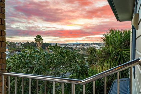 Photo of property in 78 San Valentino Drive, Henderson, Auckland, 0612