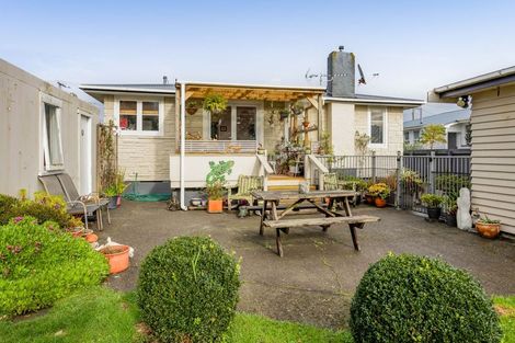 Photo of property in 50 Reid Avenue, Hawera, 4610