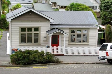 Photo of property in 152 Russell Terrace, Berhampore, Wellington, 6023