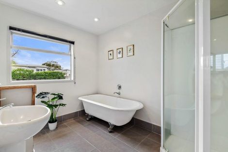 Photo of property in 2 Keys Street, Belmont, Auckland, 0622