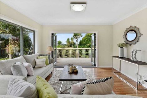 Photo of property in 2/148 Arran Road, Browns Bay, Auckland, 0630