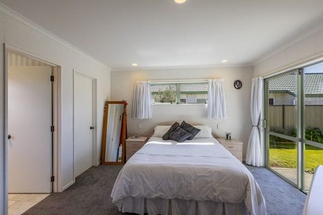 Photo of property in 12 Flemington Place, Taradale, Napier, 4112