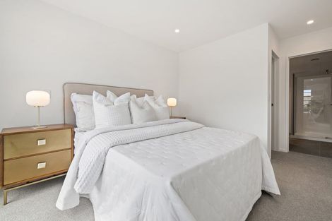 Photo of property in 2/529g Massey Road, Mangere, Auckland, 2022