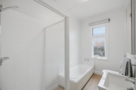 Photo of property in 48 North Avon Road, Richmond, Christchurch, 8013