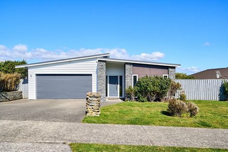 Photo of property in 29 Paparoa Crescent, Aotea, Porirua, 5024