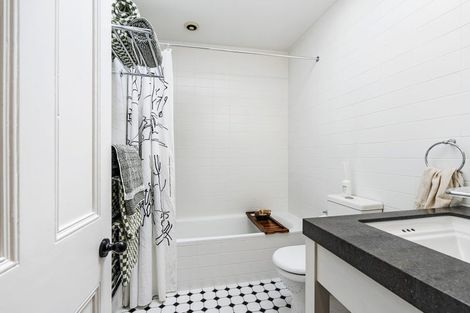 Photo of property in 89 Pendarves Street, New Plymouth, 4310