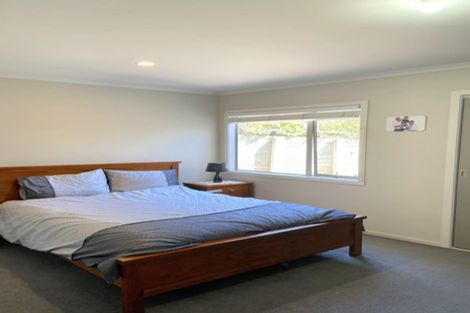 Photo of property in 40 Te Puia Drive, Aotea, Porirua, 5024