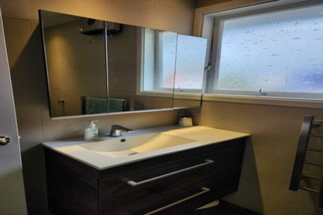 Photo of property in 2/484 East Coast Road, Windsor Park, Auckland, 0630