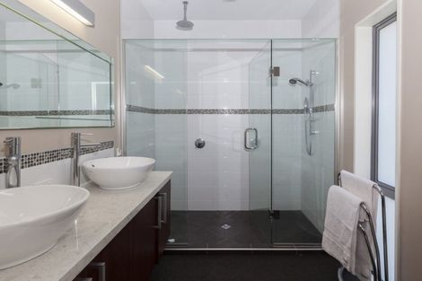 Photo of property in 8 Crossland Terrace, Lyttelton, 8082