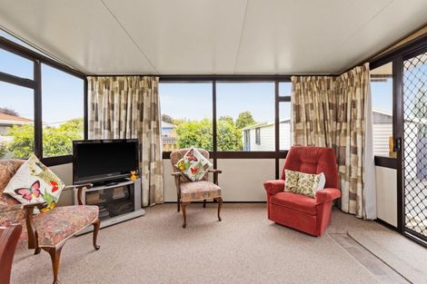 Photo of property in 1402 Warwick Place, Mayfair, Hastings, 4122