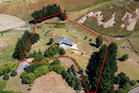 Photo of property in 690 Swamp Road, Puketapu, Napier, 4183