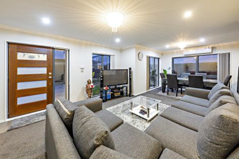 Photo of property in 46c Russell Road, Manurewa, Auckland, 2102