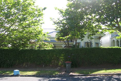 Photo of property in 17 Herne Bay Road, Herne Bay, Auckland, 1011