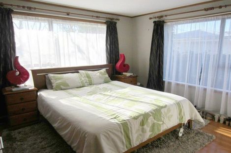Photo of property in 52 Dunedin Street, Redwood, Christchurch, 8051
