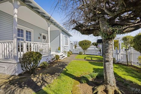 Photo of property in 2 Hurworth Road, Hurworth, New Plymouth, 4371
