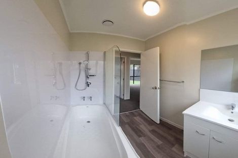 Photo of property in 1/11 Blackgate Place, Weymouth, Auckland, 2103