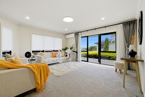 Photo of property in 19 Black Teal Close, Unsworth Heights, Auckland, 0632