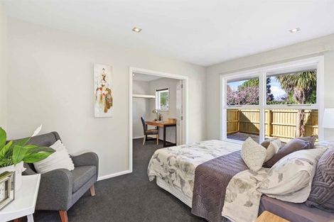 Photo of property in 2/4 Farnham Place, Ilam, Christchurch, 8041