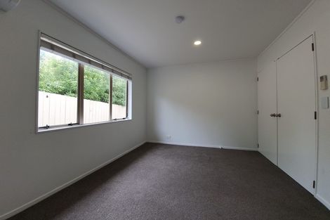 Photo of property in 8a Aplin Place, Birkdale, Auckland, 0626