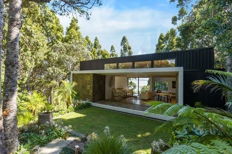 Photo of property in 34 Arapito Road, Titirangi, Auckland, 0604