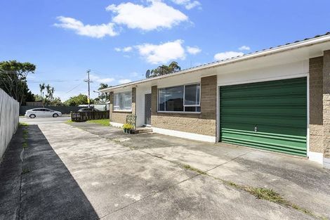 Photo of property in 1/4 Pomaria Road, Henderson, Auckland, 0610