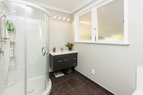 Photo of property in 43 Burns Grove, Trentham, Upper Hutt, 5018