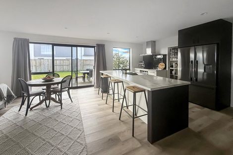 Photo of property in 4 Poroporo Way, Wharewaka, Taupo, 3330