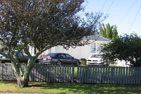 Photo of property in 10 Crown Crescent, Otara, Auckland, 2023