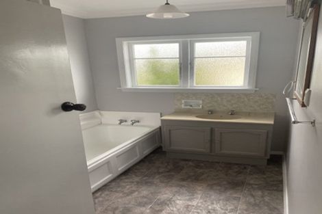 Photo of property in 42 Bowen Street, Levin, 5510