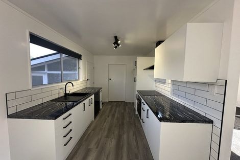 Photo of property in 17 Carlton Terrace, Westown, New Plymouth, 4310