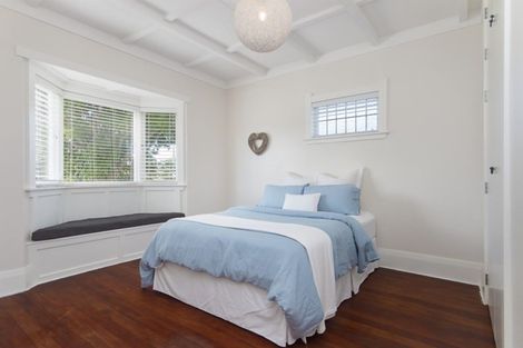 Photo of property in 18 Racecourse Road, Waiuku, 2123