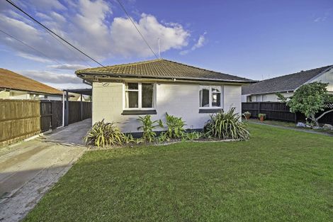 Photo of property in 6 Carisbrooke Street, Aranui, Christchurch, 8061